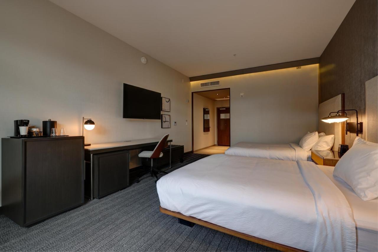 Courtyard By Marriott Iowa City University Heights Exteriör bild