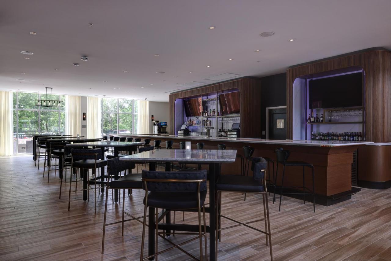 Courtyard By Marriott Iowa City University Heights Exteriör bild