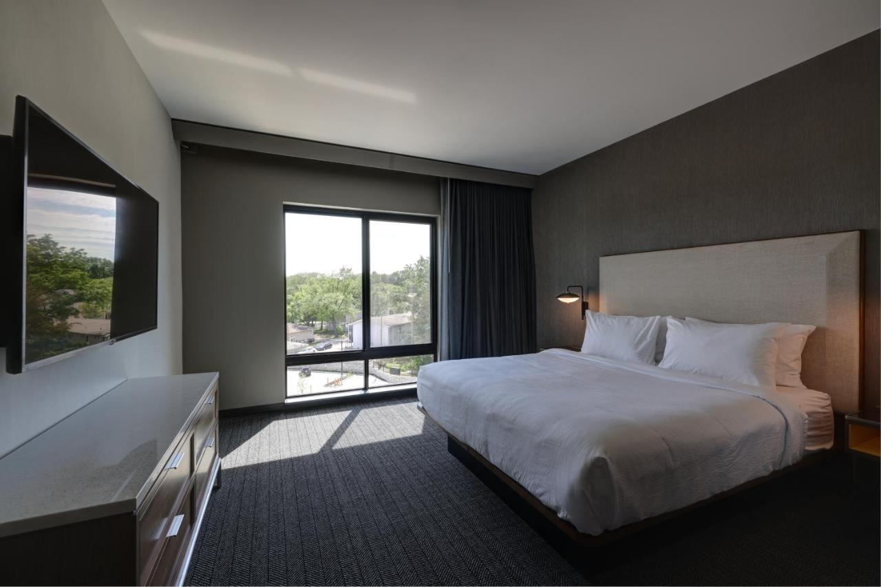 Courtyard By Marriott Iowa City University Heights Exteriör bild
