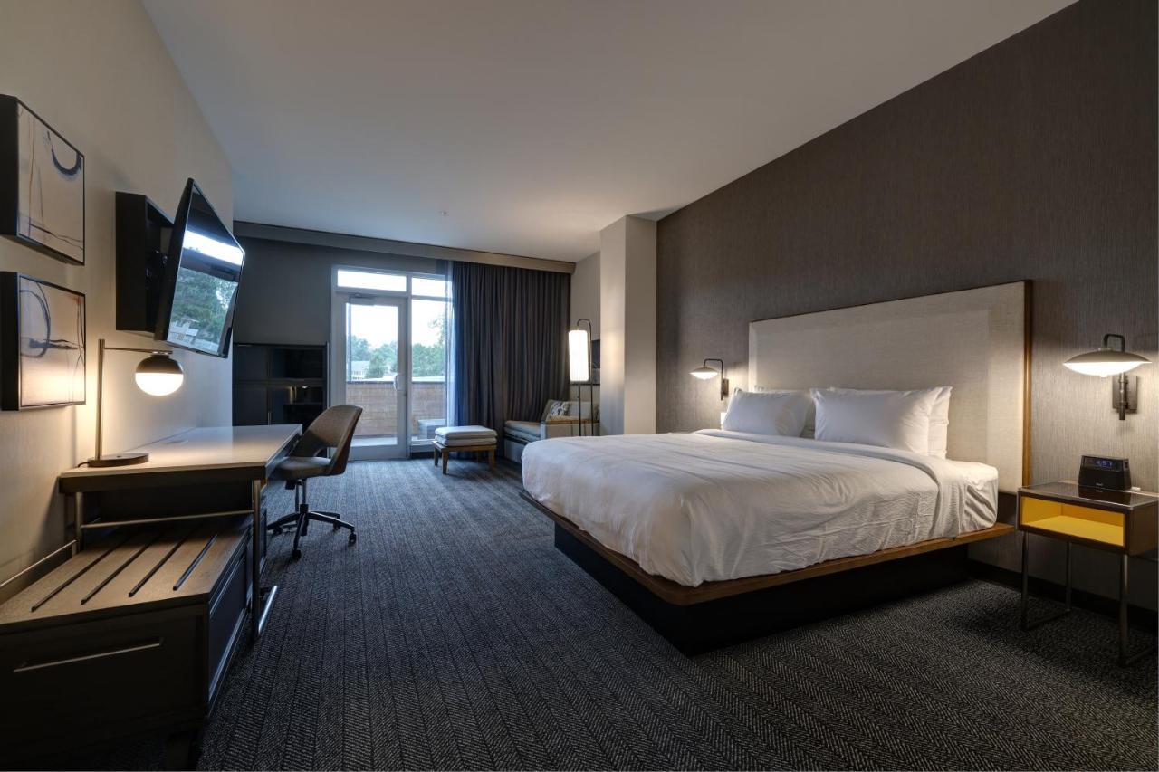 Courtyard By Marriott Iowa City University Heights Exteriör bild