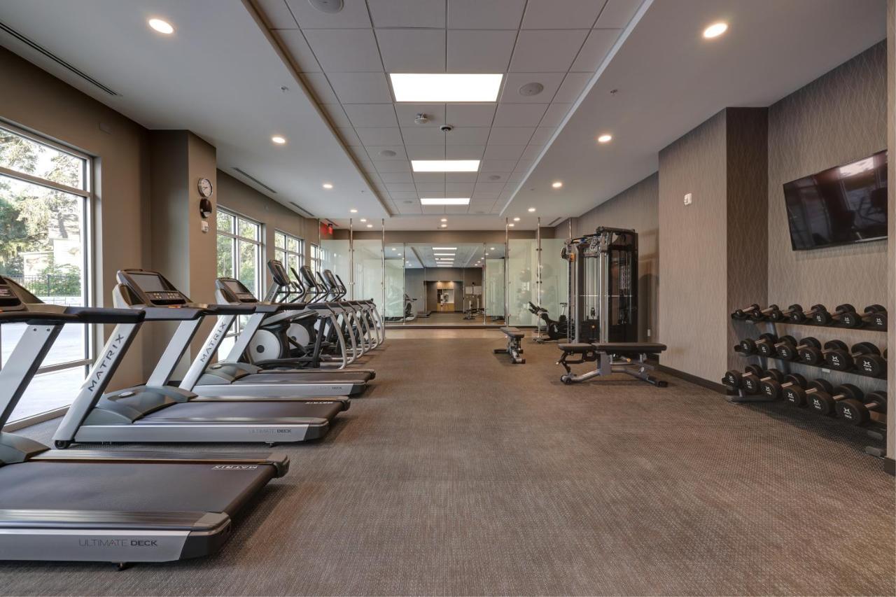 Courtyard By Marriott Iowa City University Heights Exteriör bild