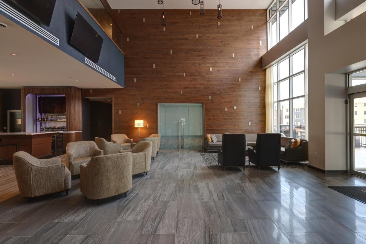 Courtyard By Marriott Iowa City University Heights Exteriör bild