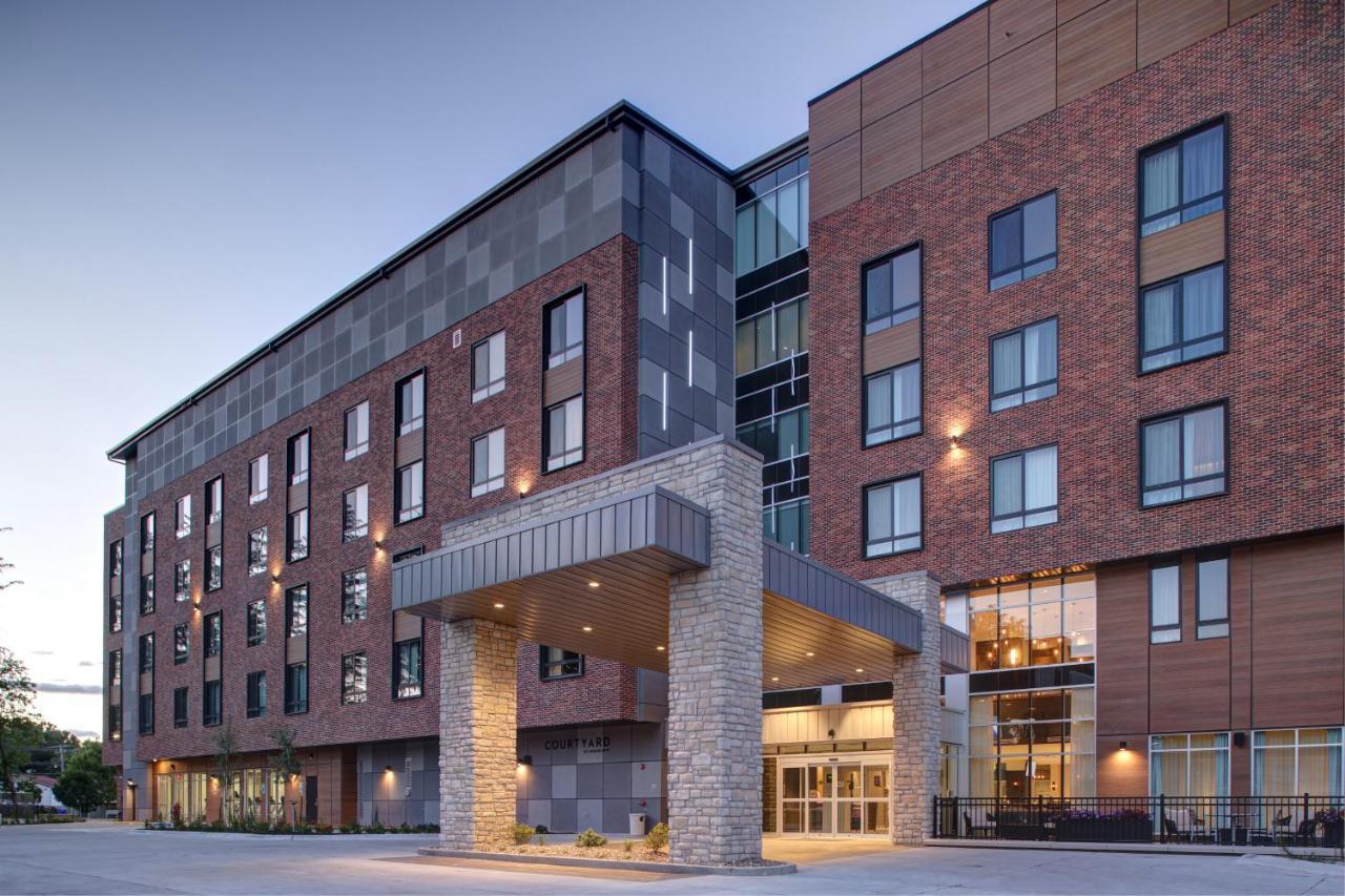 Courtyard By Marriott Iowa City University Heights Exteriör bild