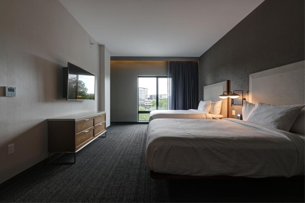 Courtyard By Marriott Iowa City University Heights Exteriör bild