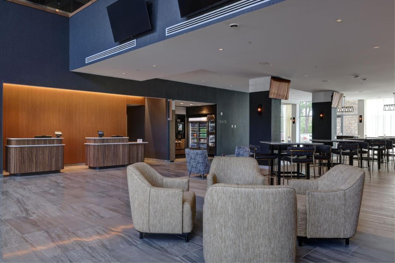 Courtyard By Marriott Iowa City University Heights Exteriör bild