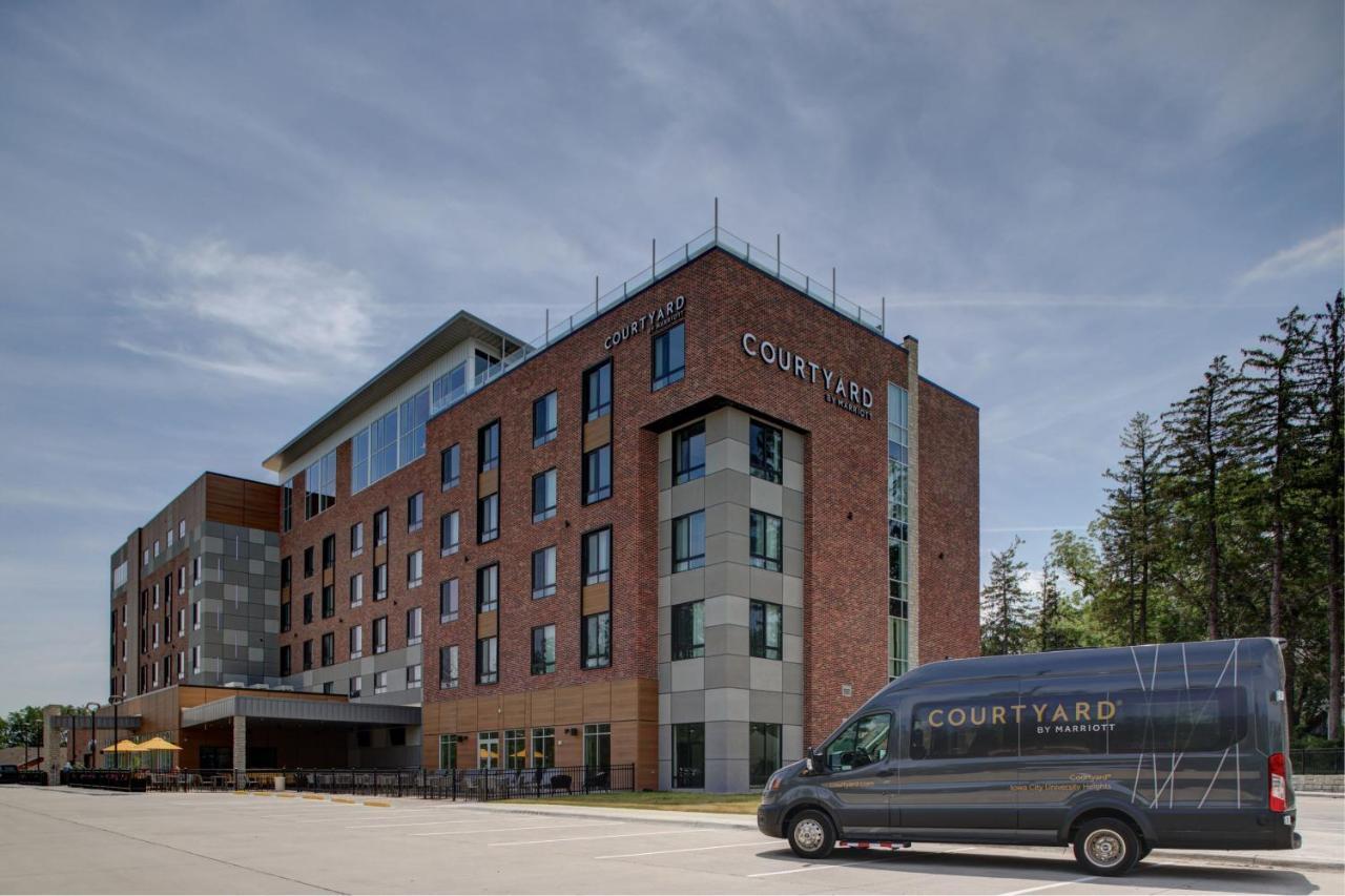 Courtyard By Marriott Iowa City University Heights Exteriör bild