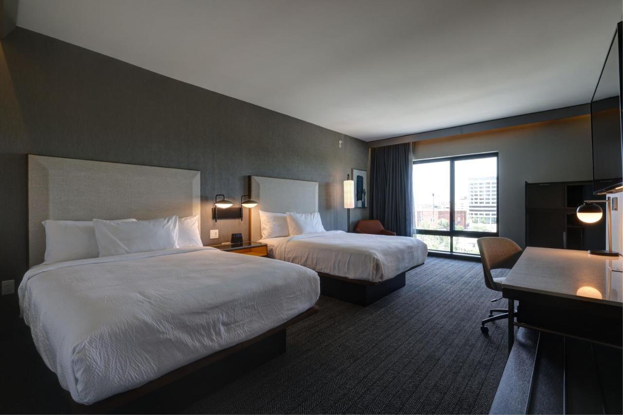 Courtyard By Marriott Iowa City University Heights Exteriör bild