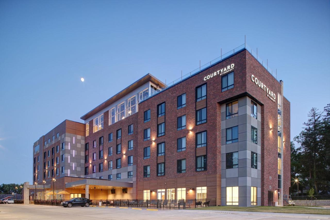 Courtyard By Marriott Iowa City University Heights Exteriör bild