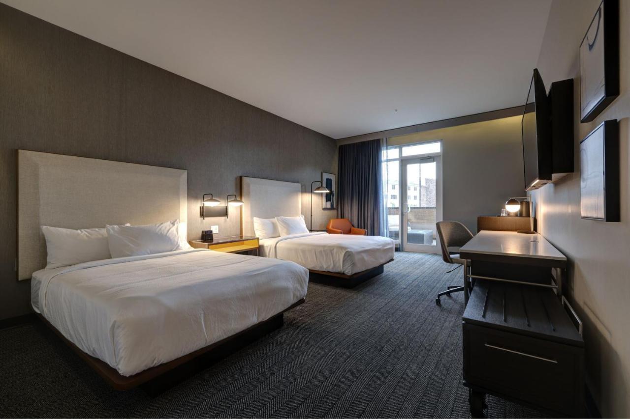 Courtyard By Marriott Iowa City University Heights Exteriör bild