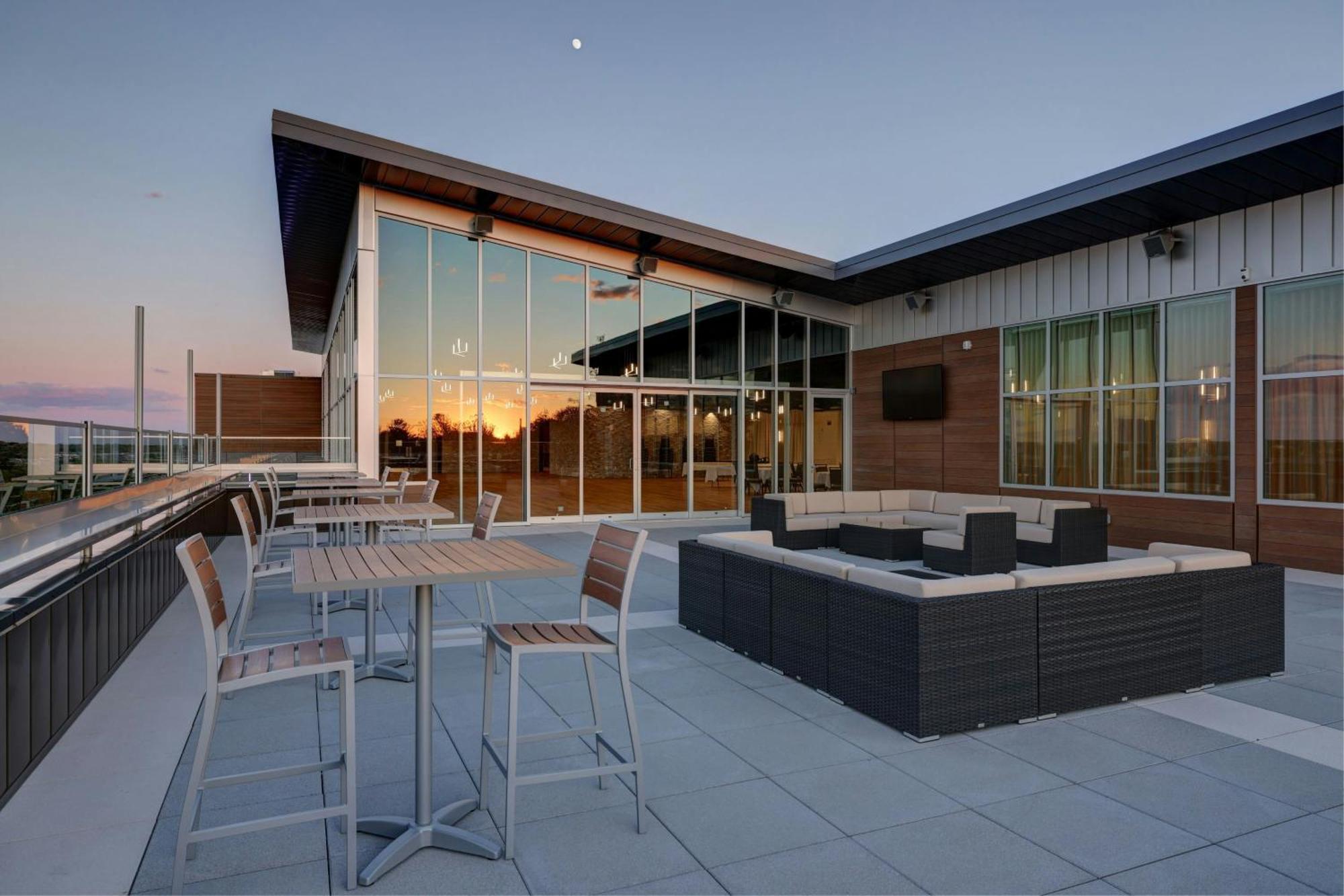 Courtyard By Marriott Iowa City University Heights Exteriör bild